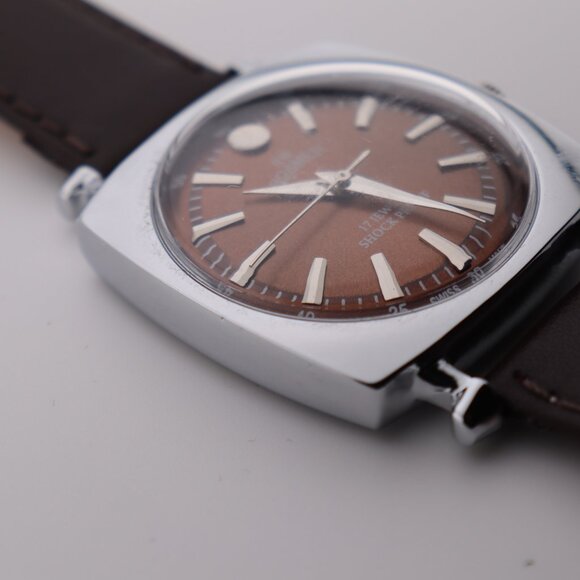 Vintage Roamer ST96 Watch – Swiss Made, 17 Jewels, Manual Wind, Stylish - Picture 5 of 7
